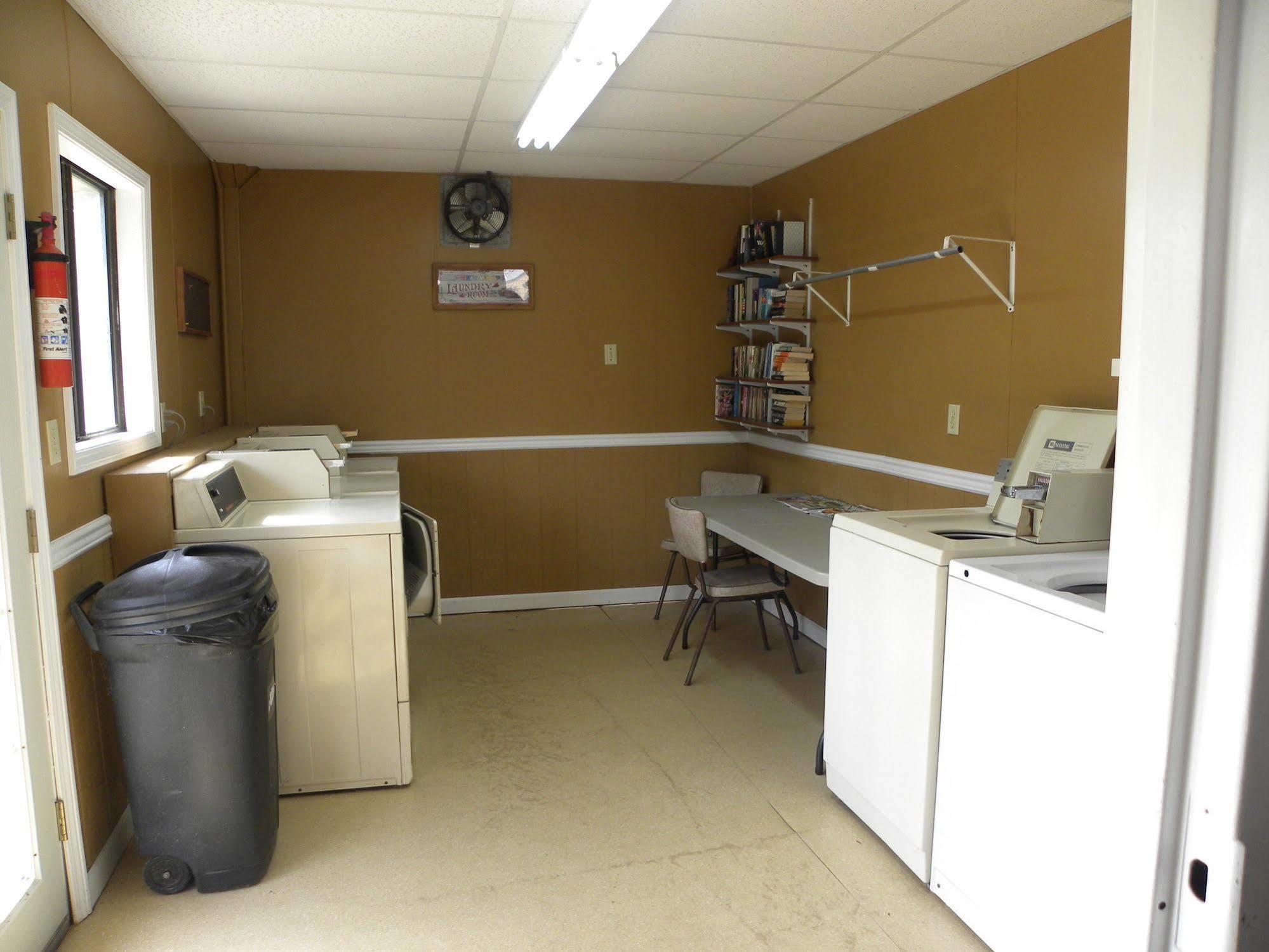 Countryside Campground Apartment Mogadore Exterior photo