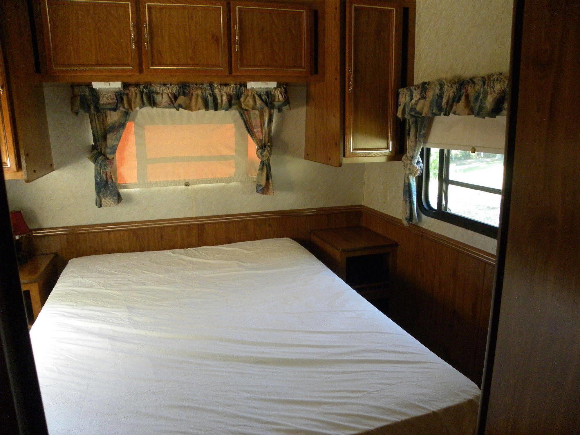 Countryside Campground Apartment Mogadore Exterior photo