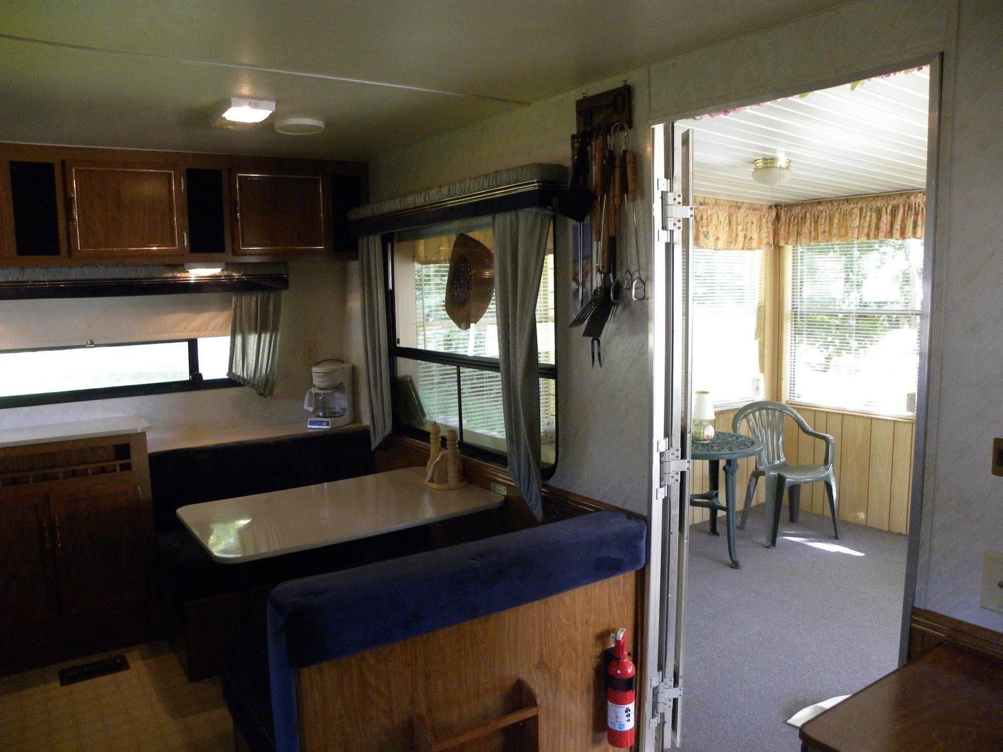 Countryside Campground Apartment Mogadore Exterior photo